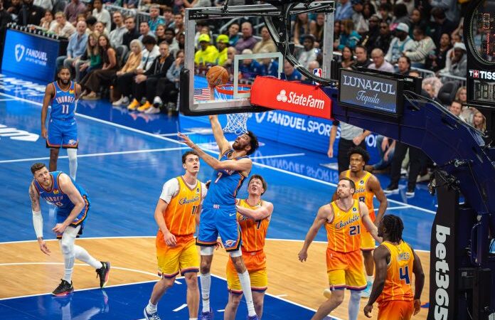 Chet Holmgren credita a inteligência de Alex Caruso