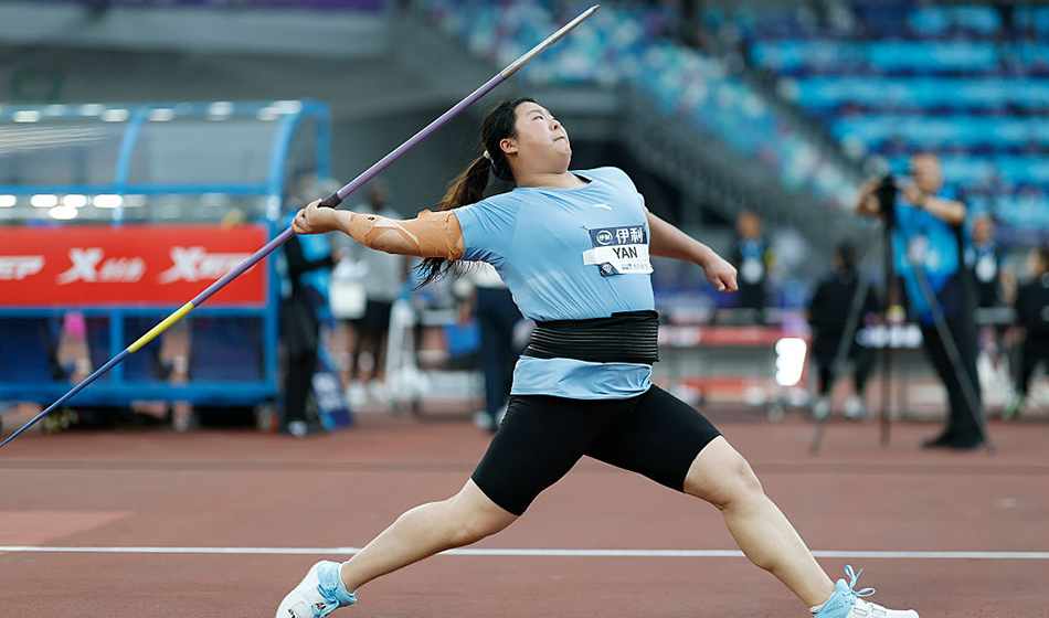 Yan Ziyi e Masai Russell alcançam o segundo lugar no ranking mundial de todos os tempos